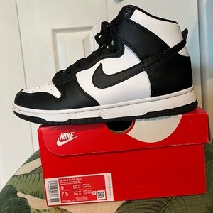 Nike dunk high “panda”
